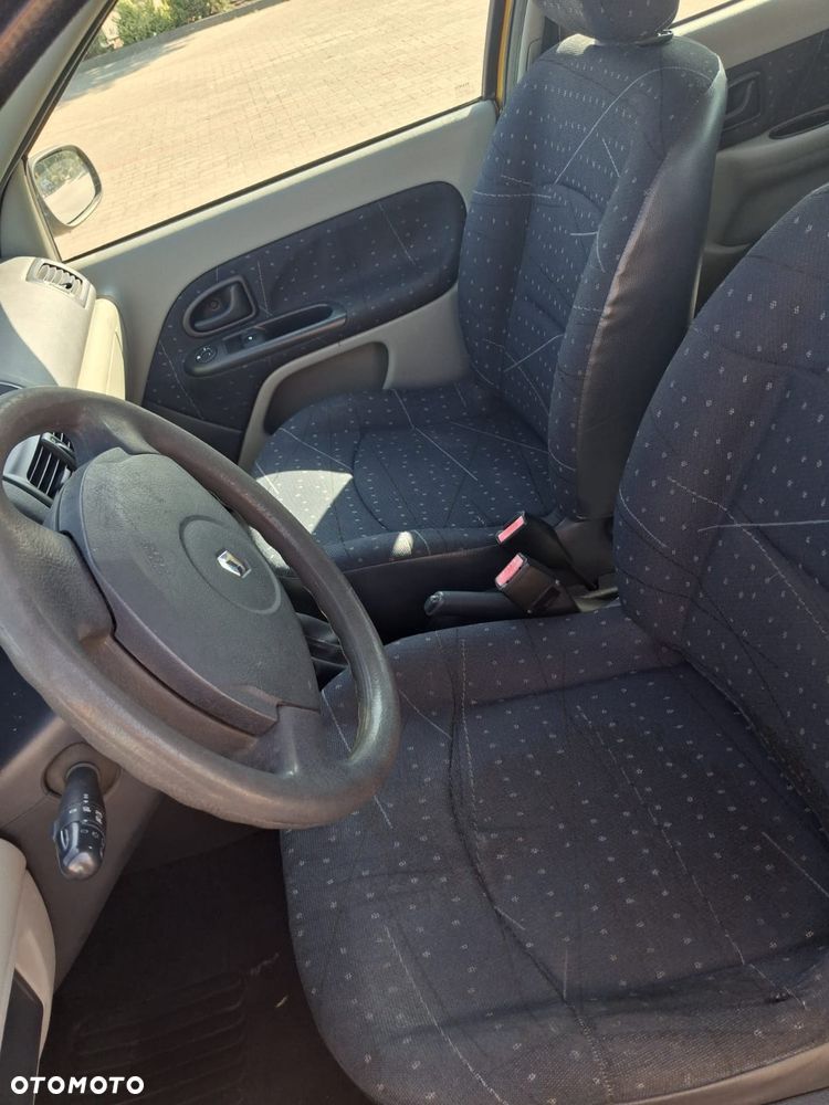 Renault Clio - 8