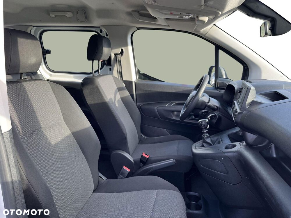 Toyota Proace City - 16