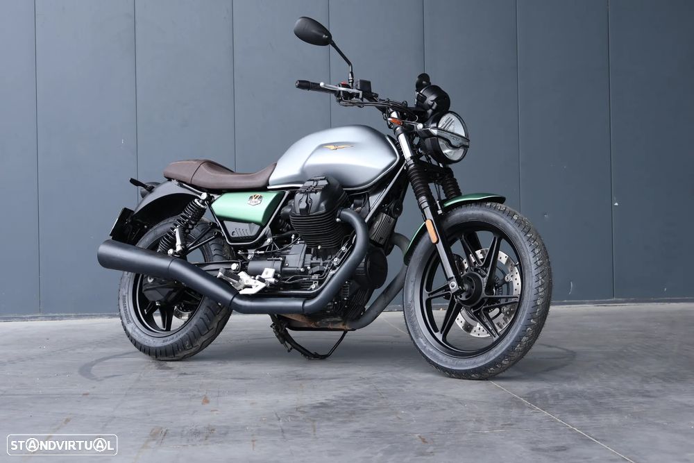 Moto Guzzi V7 850 Stone Centenario (edição especial) - 1