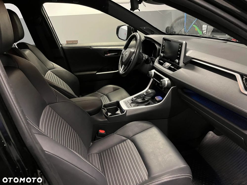 Toyota RAV4 2.5 Hybrid Black Edition by JBL 4x4 - 6