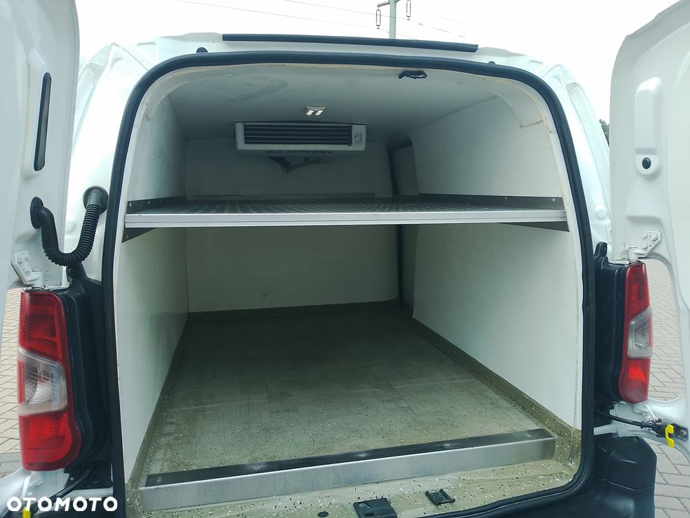 Toyota Proace Partner Berlingo Combo Doblo L2 Long Izoterma Chłodnia Salon PL półka Inox 3 osoby 2EUpal 2,5 DMC - 18