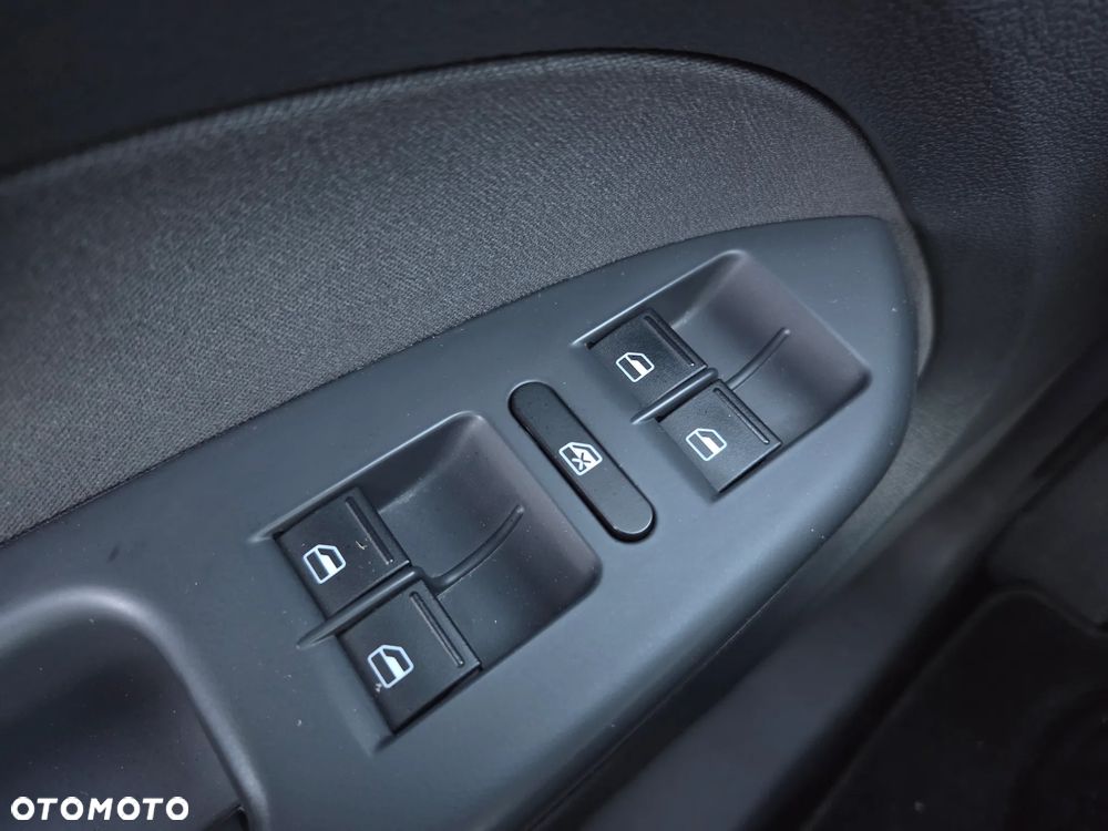 Volkswagen Touran 1.6 TDI DPF BlueMotion Technology Comfortline - 33