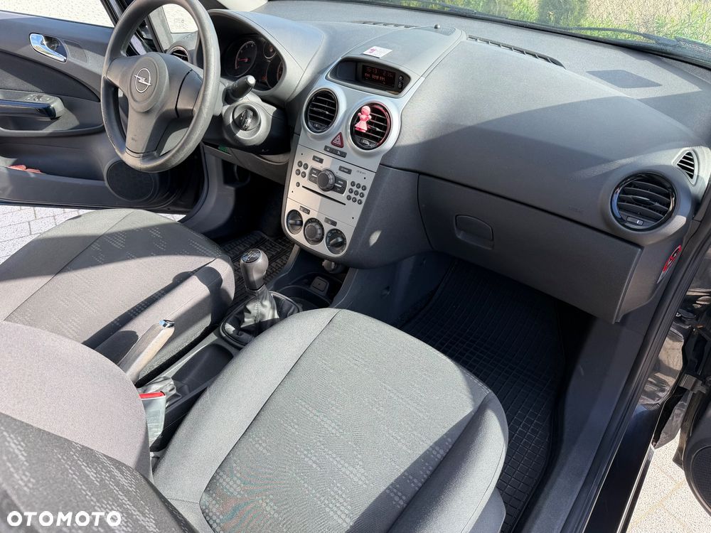 Opel Corsa 1.2 16V Edition / Active - 12