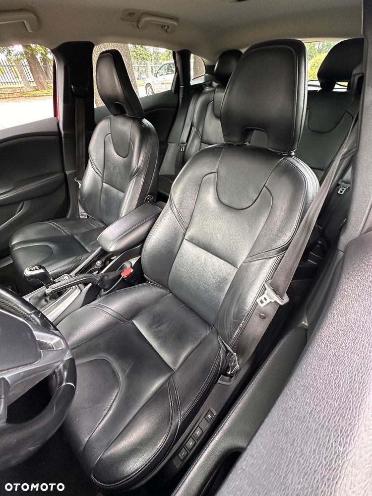 Volvo V40 D4 Inscription - 15