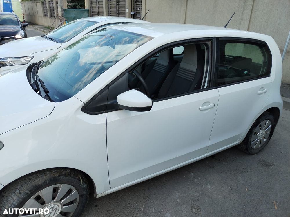Volkswagen up! 1.0 MPI High - 11