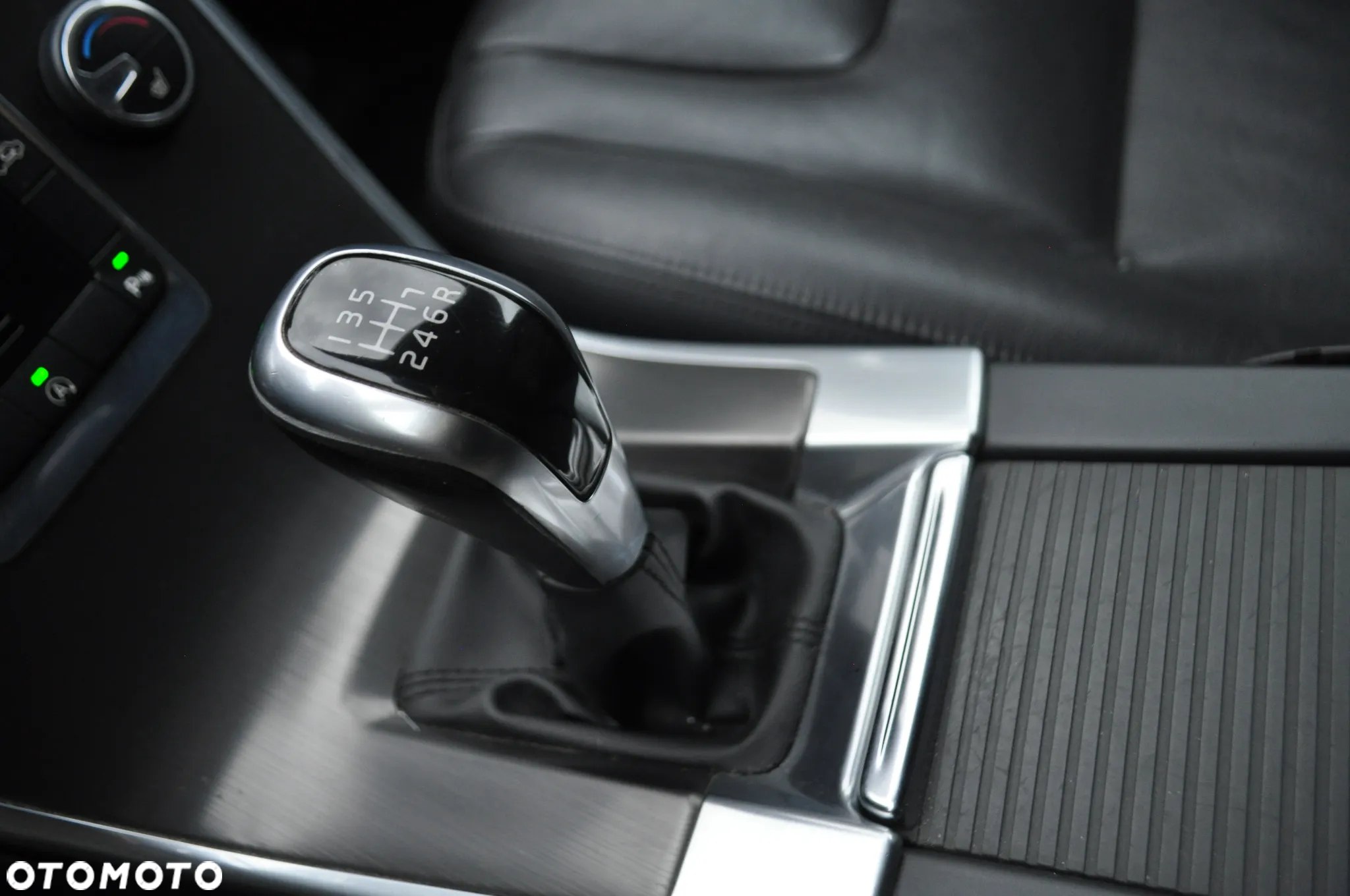 Volvo XC 60 D4 Drive-E Momentum - 5