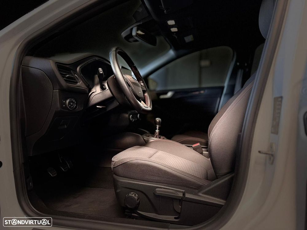 Ford Focus 1.0 EcoBoost ST-Line - 17