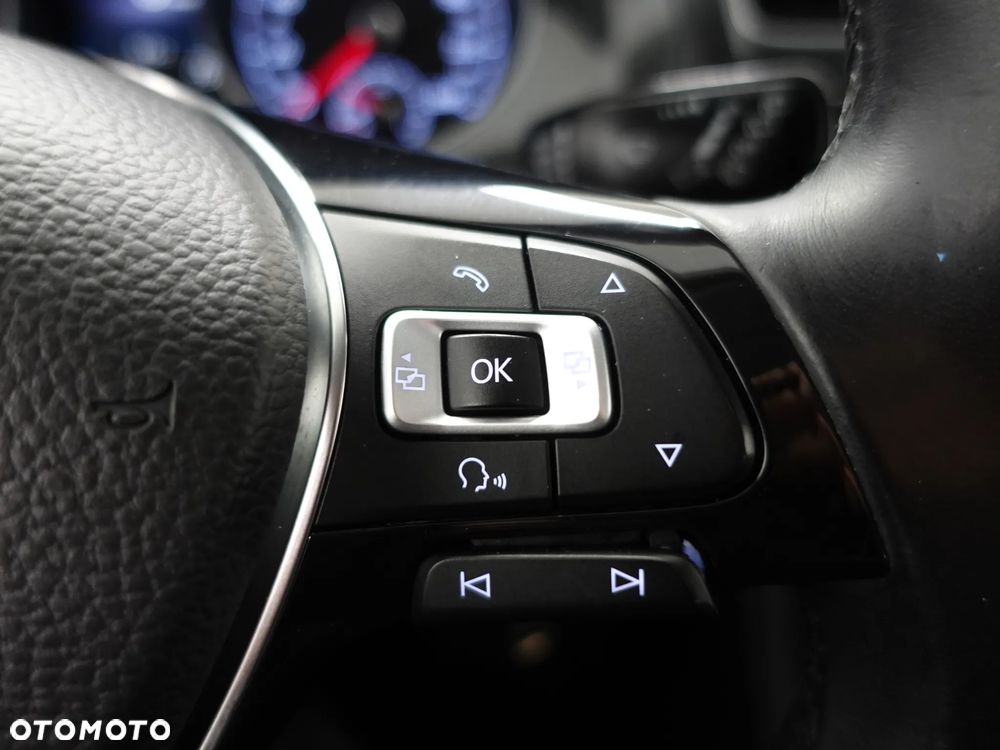 Volkswagen Golf 1.6 TDI SCR DSG Comfortline - 38