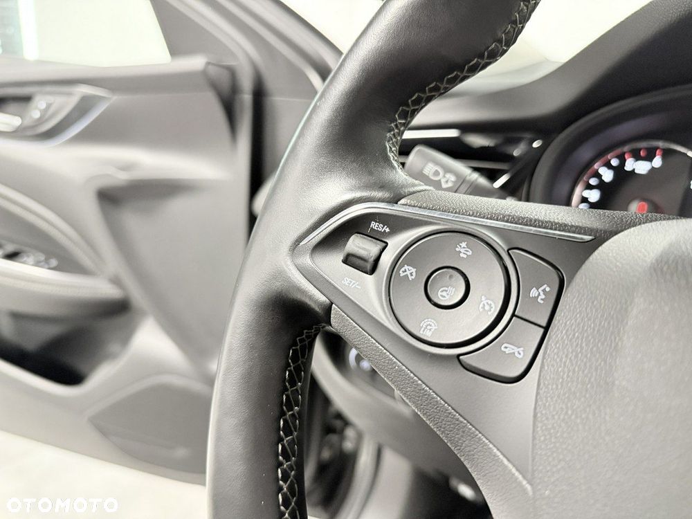 Opel Insignia - 25