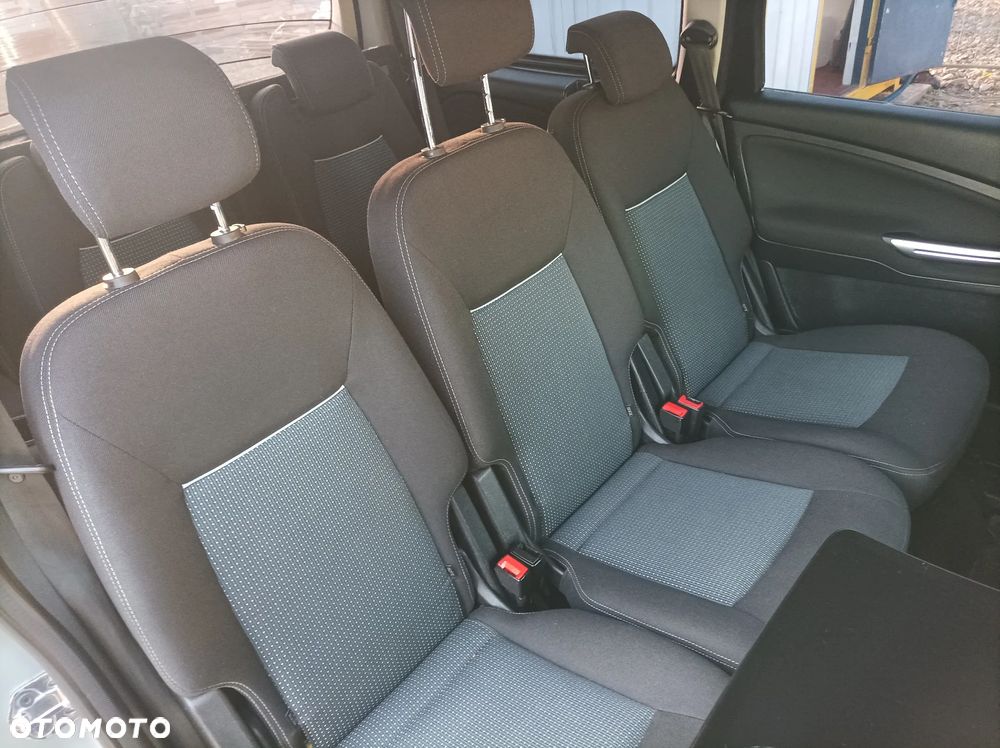 Ford Galaxy 1.6 TDCi DPF Start-Stop Ambiente - 26