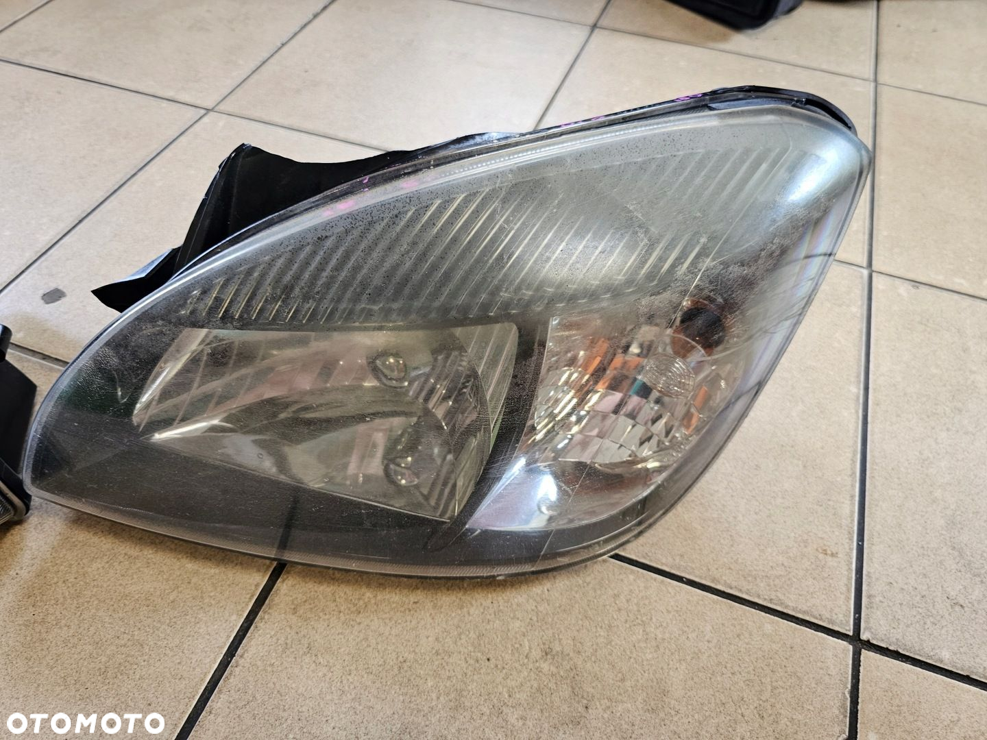 LAMPA LEWY LUB PRAWY PRZÓD KIA RIO II 09 EU - 3