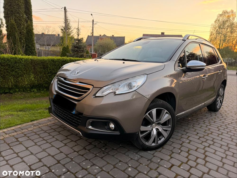 Peugeot 2008 1.6 e-HDi Allure S&S - 11