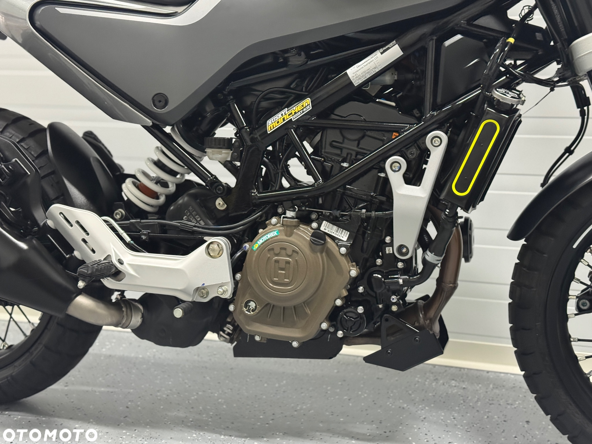 Husqvarna Svartpilen - 10