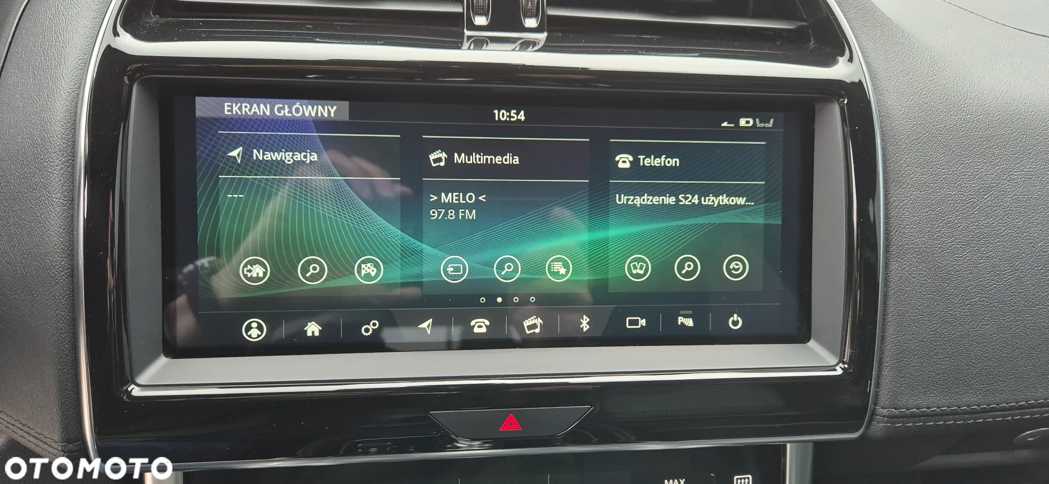 Jaguar XE - 22