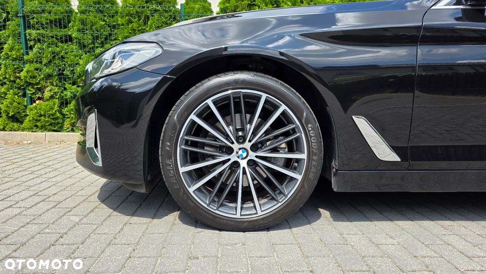 BMW Seria 5 520d xDrive Luxury Line - 9