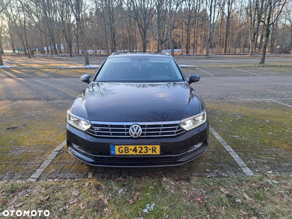 Volkswagen Passat - 2