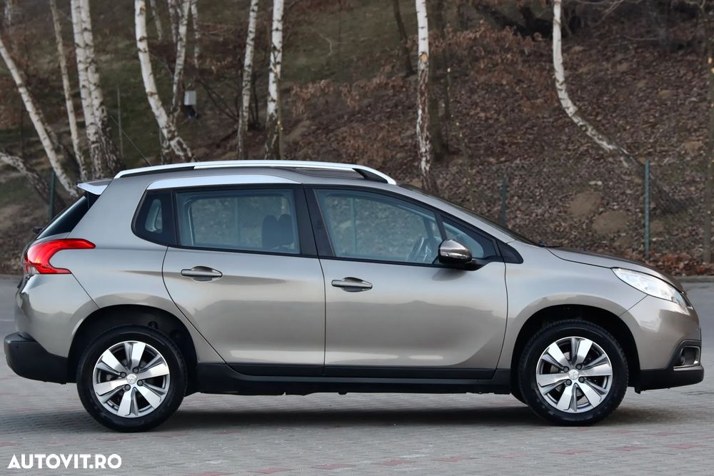 Peugeot 2008 1.2 L PureTech ETG Allure Aut. - 10