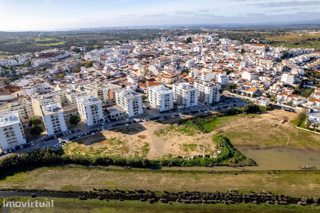 Loteamento para construção de 10 moradias em zona privilegiada e resid - Grande imagem: 3/9