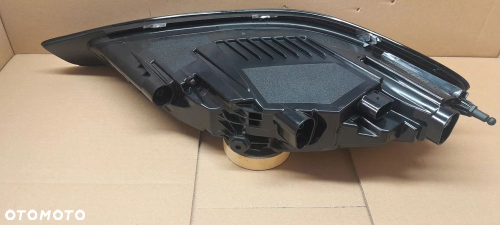 PORSCHE CAYMAN GT4 LAMPA TYŁ LEWA EUROPA IGŁA 9P0945095 - 4