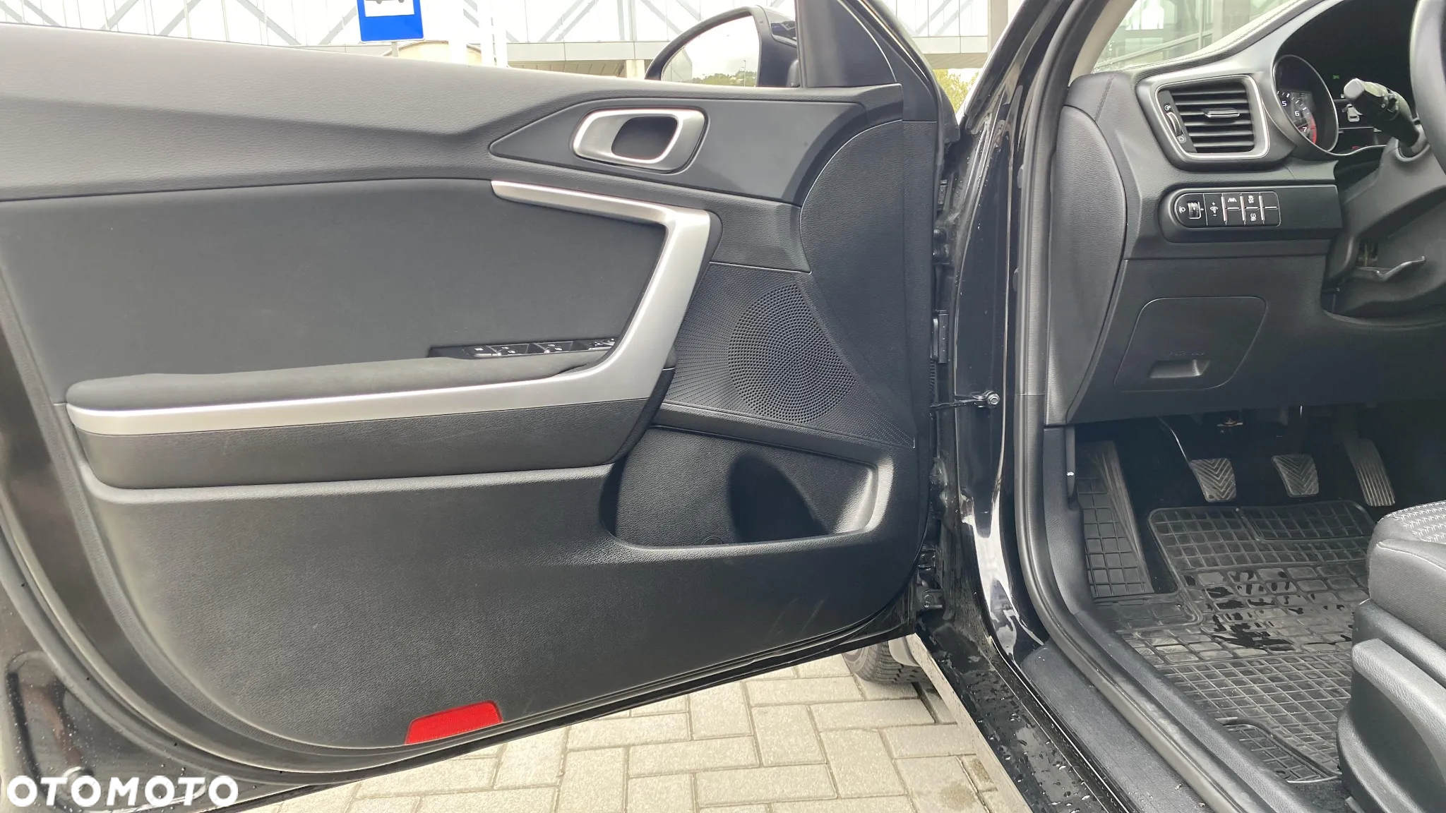 Kia Ceed 1.5 T-GDI M - 10