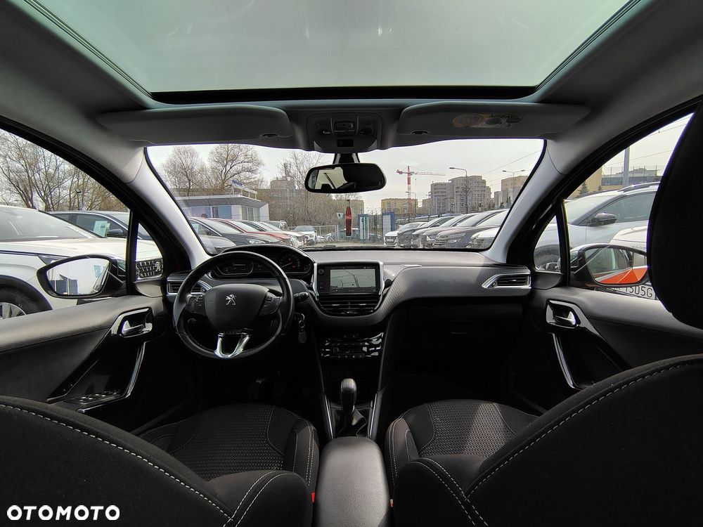 Peugeot 208 1.2 PureTech Allure - 10