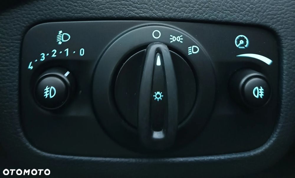 Ford C-MAX 1.6 Titanium - 24
