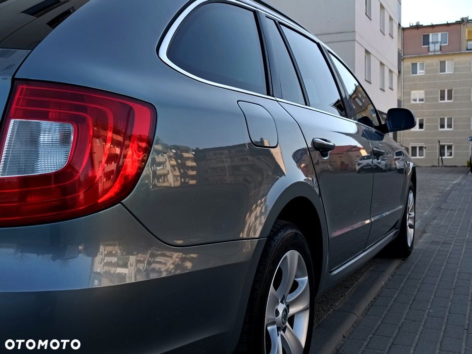 Skoda Superb 2.0 TDI Elegance DSG - 14