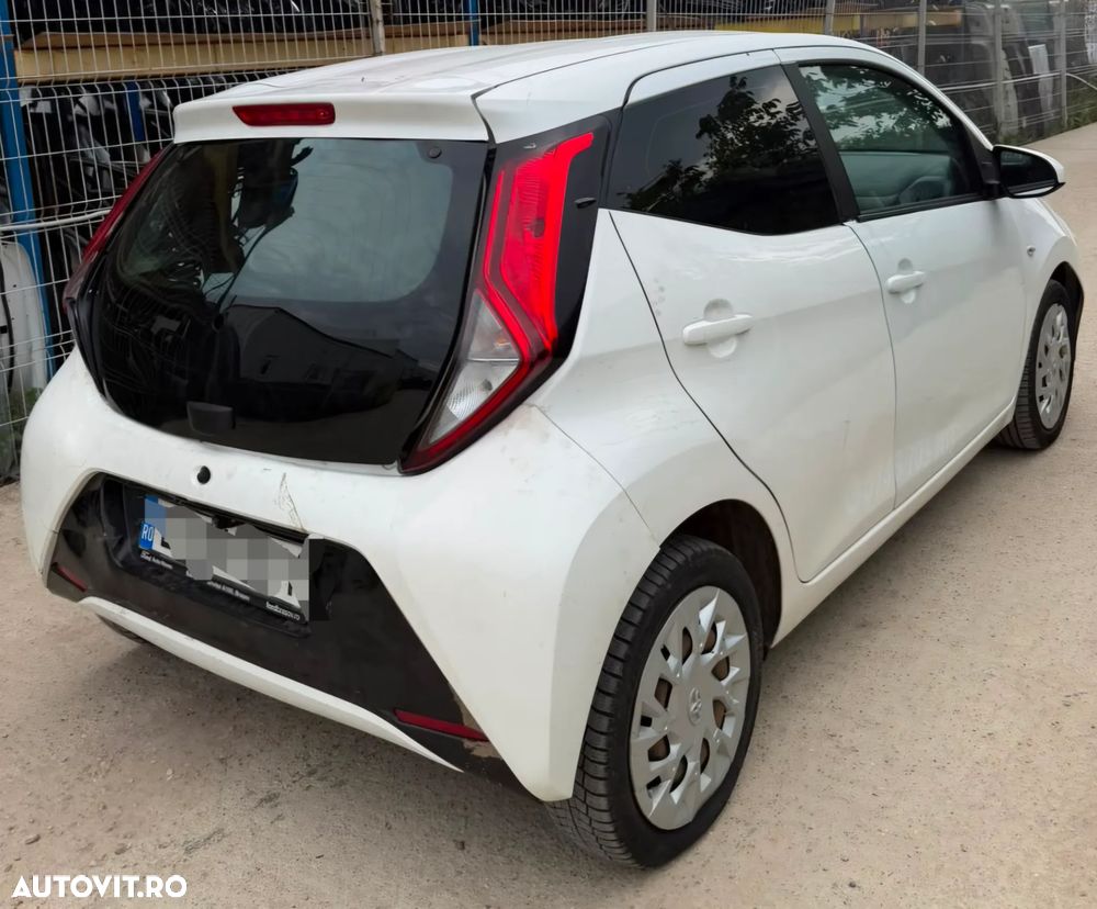 Toyota Aygo 1.0 VVY-I 5 usi X-cite - 3
