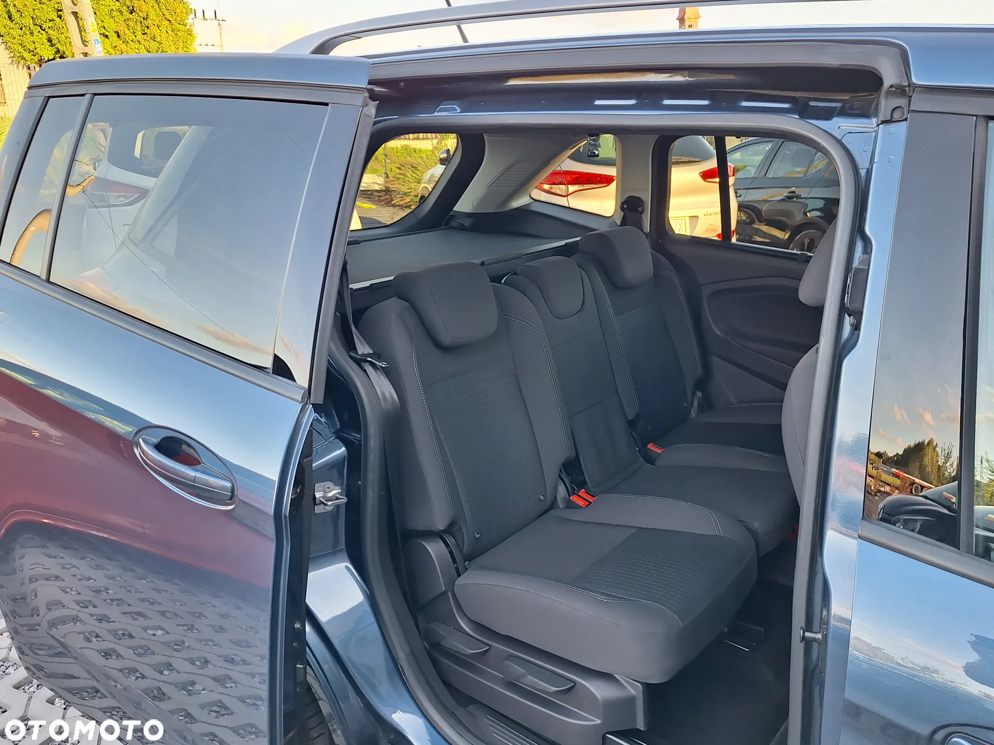 Ford Grand C-MAX - 19
