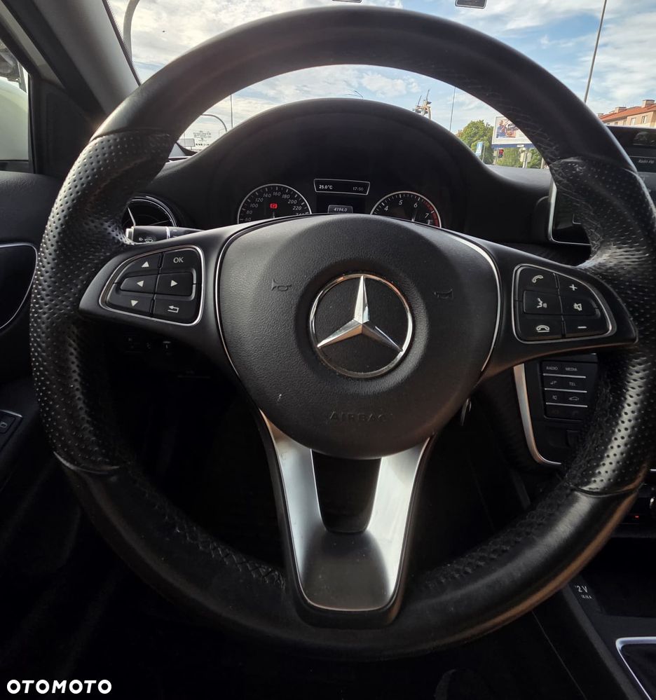 Mercedes-Benz GLA - 8