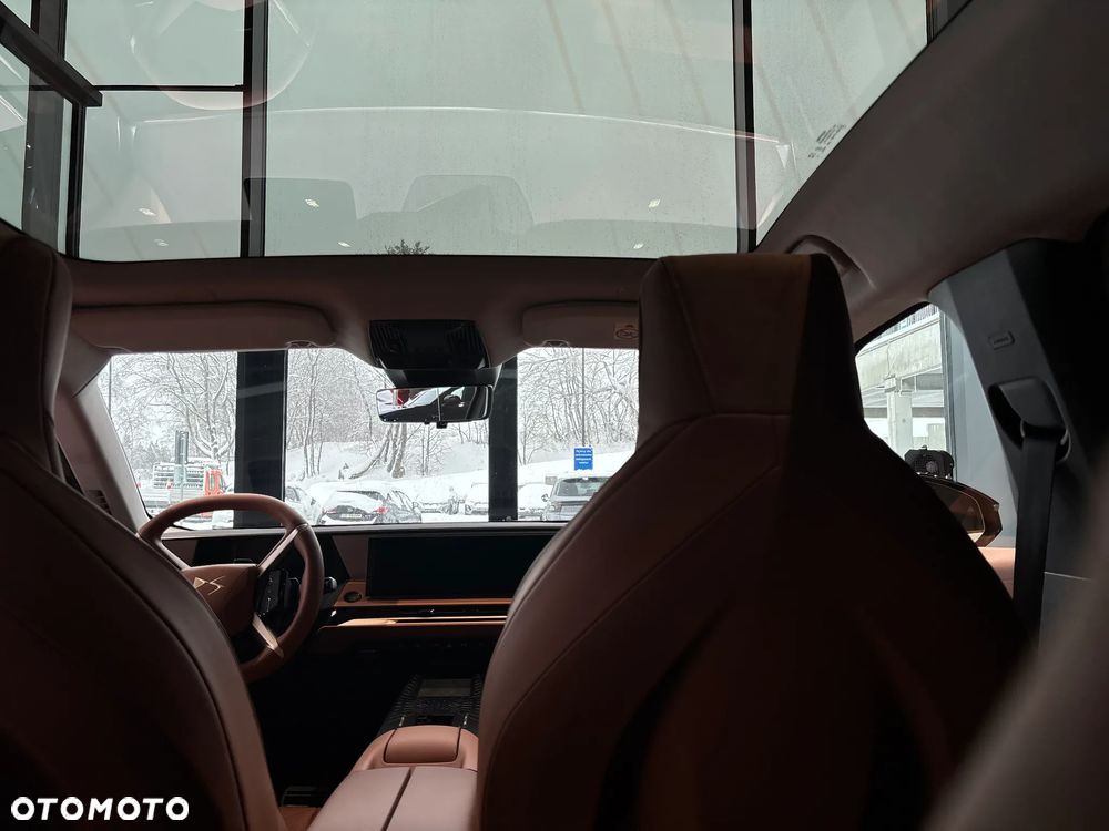 DS Automobiles N°8 - 18