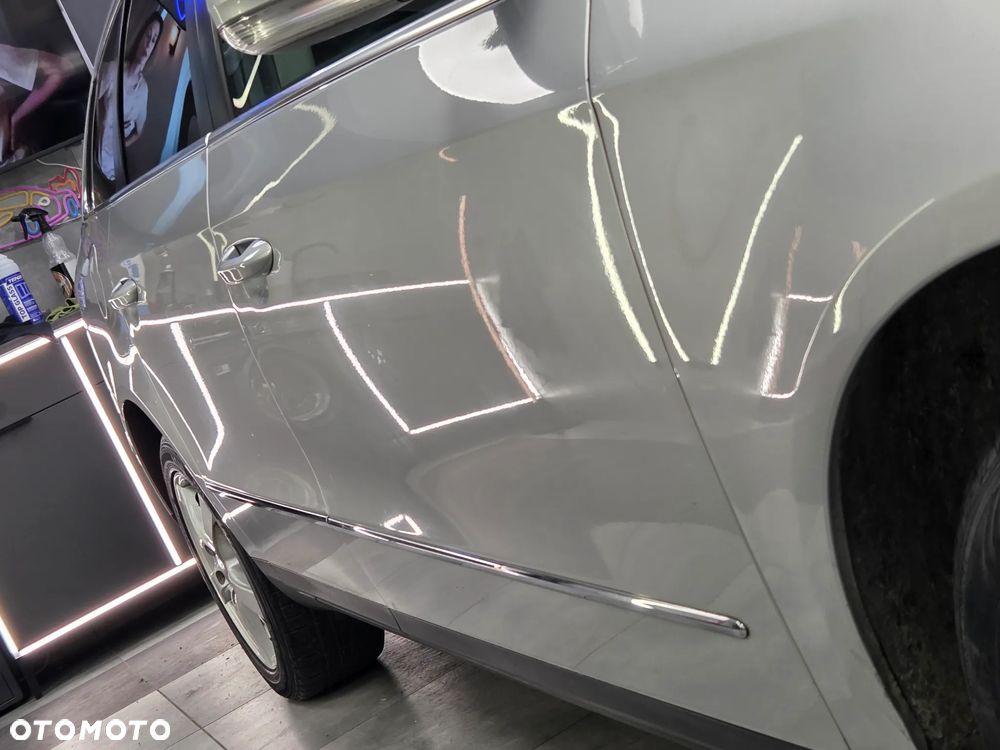 Volkswagen Passat Variant 2.0 TDI BlueMotion Technology DPF Comfortline - 31