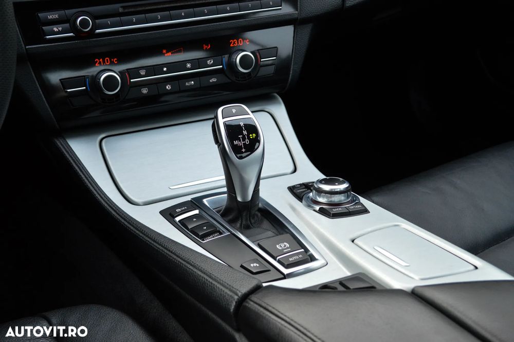 BMW Seria 5 520d Sport-Aut. - 37