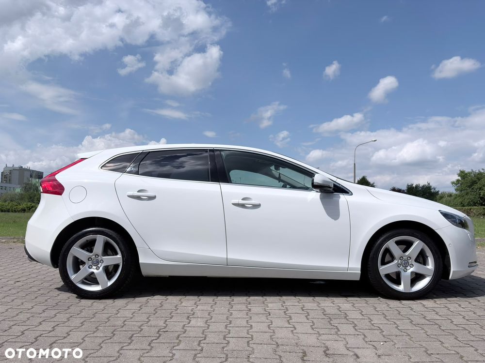 Volvo V40 T3 R-Design Momentum - 9