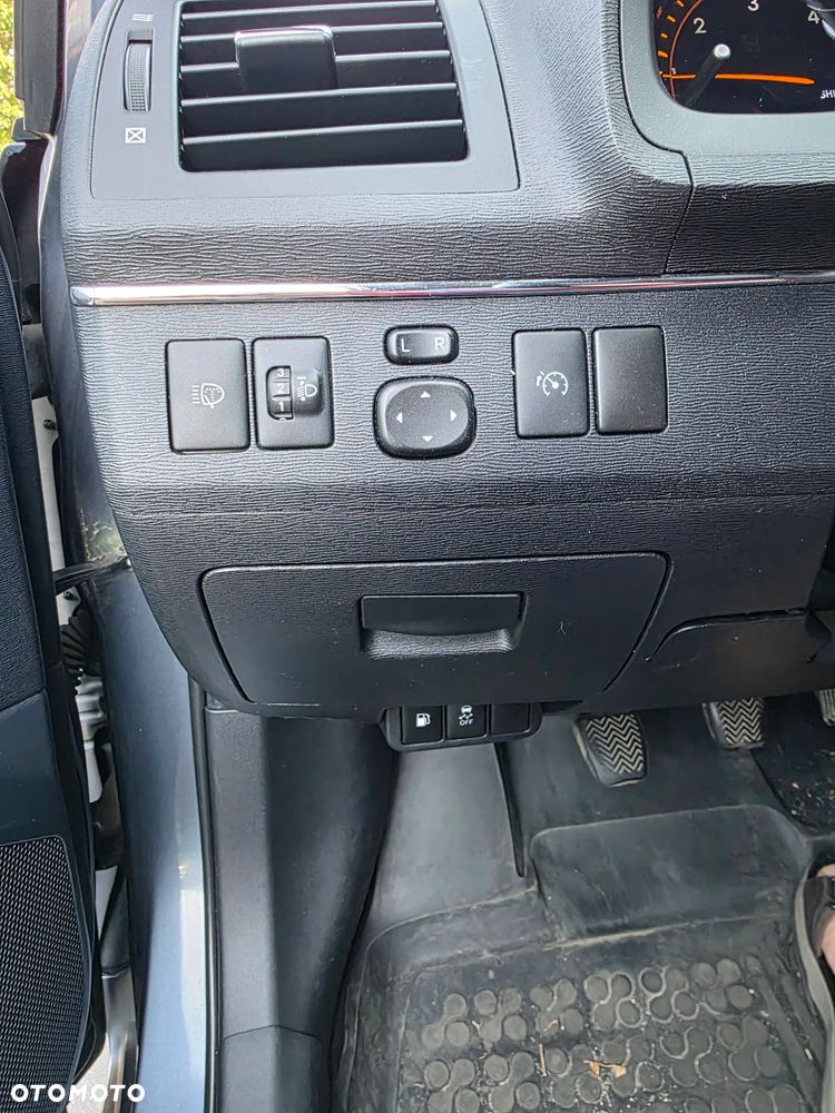 Toyota Avensis 2.0 D-4D Sol plus+NAVI - 20
