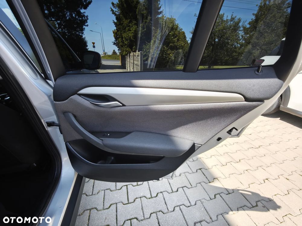 BMW X1 sDrive18i - 23