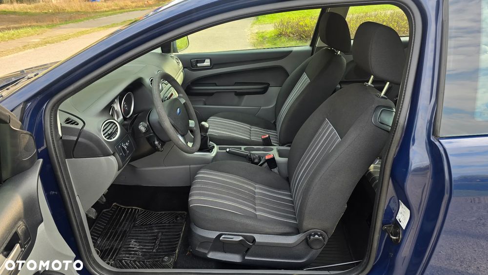 Ford Focus 1.4 16V Trend - 26