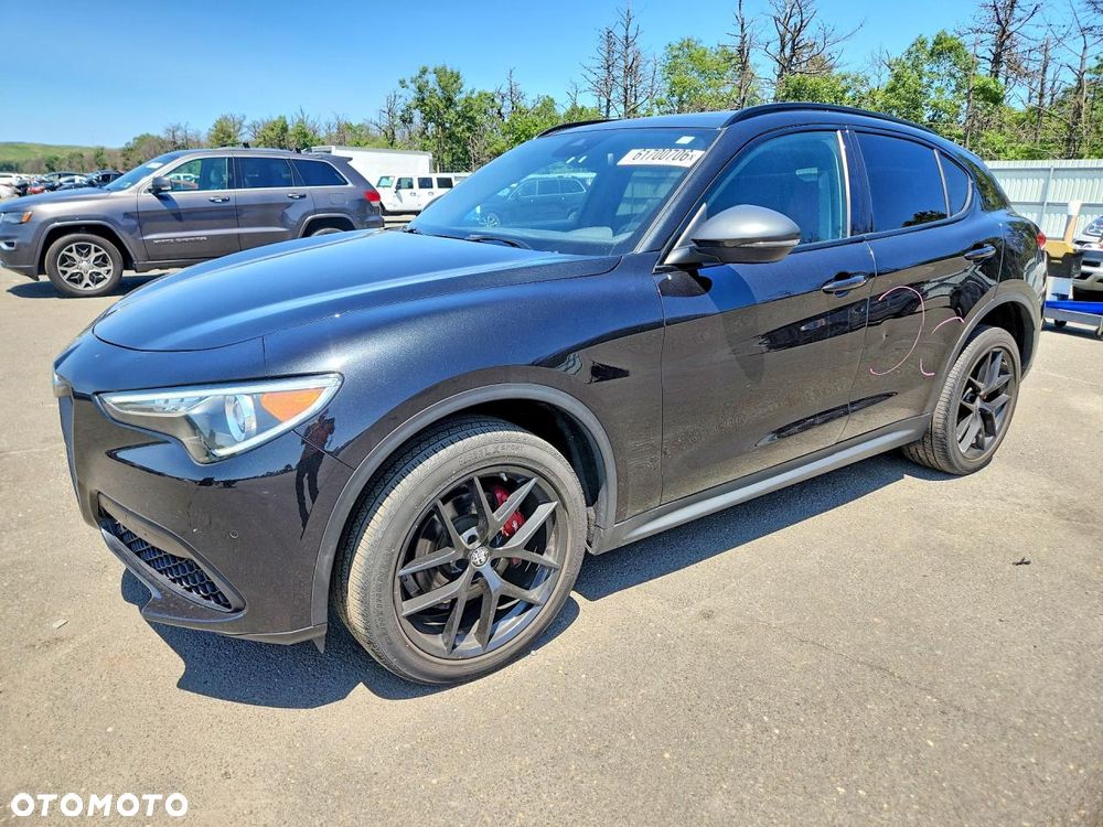 Alfa Romeo Stelvio 2.0 Turbo 16V AT8-Q4 Veloce Ti - 2