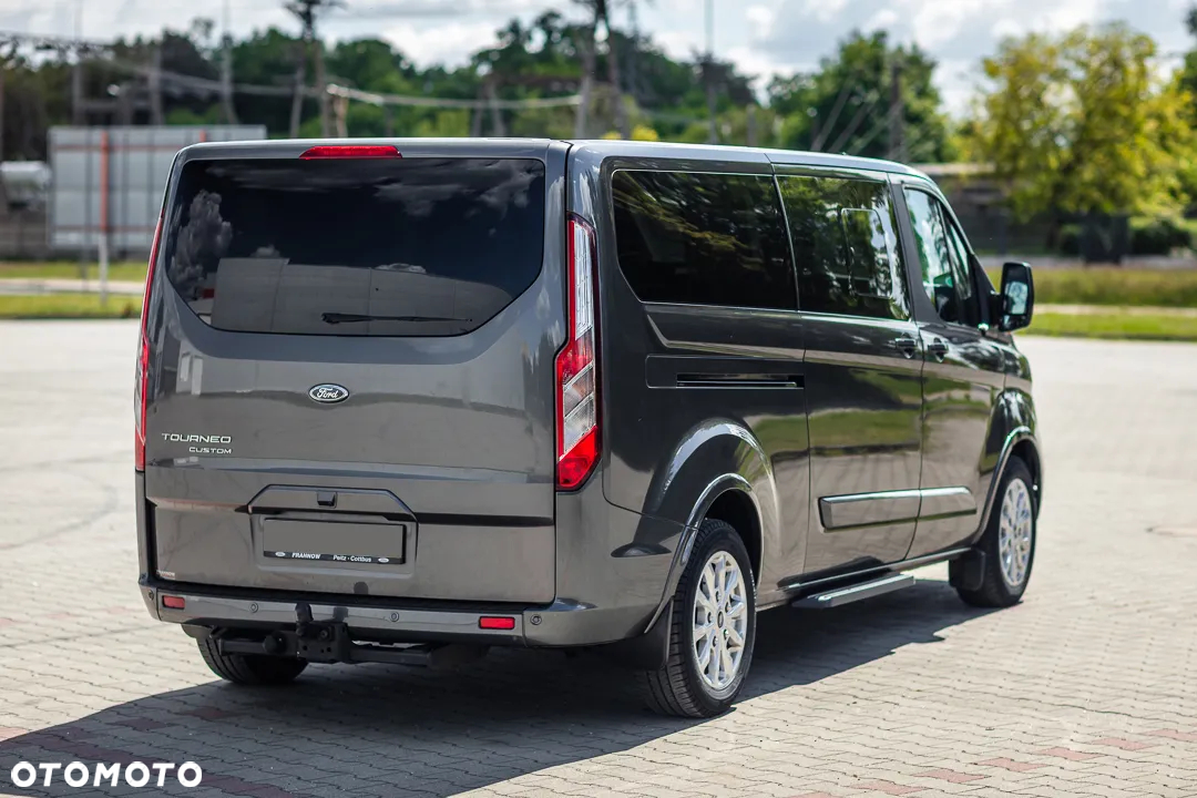 Ford Tourneo Custom 320 L2H1 VA Autm Titanium - 18