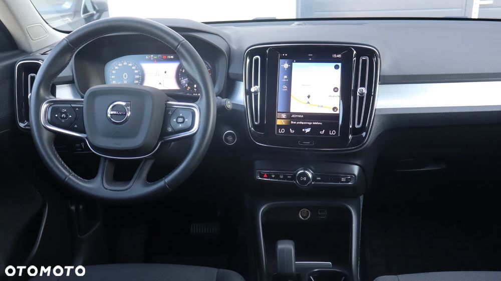 Volvo XC 40 B4 B AWD Momentum Pro - 11