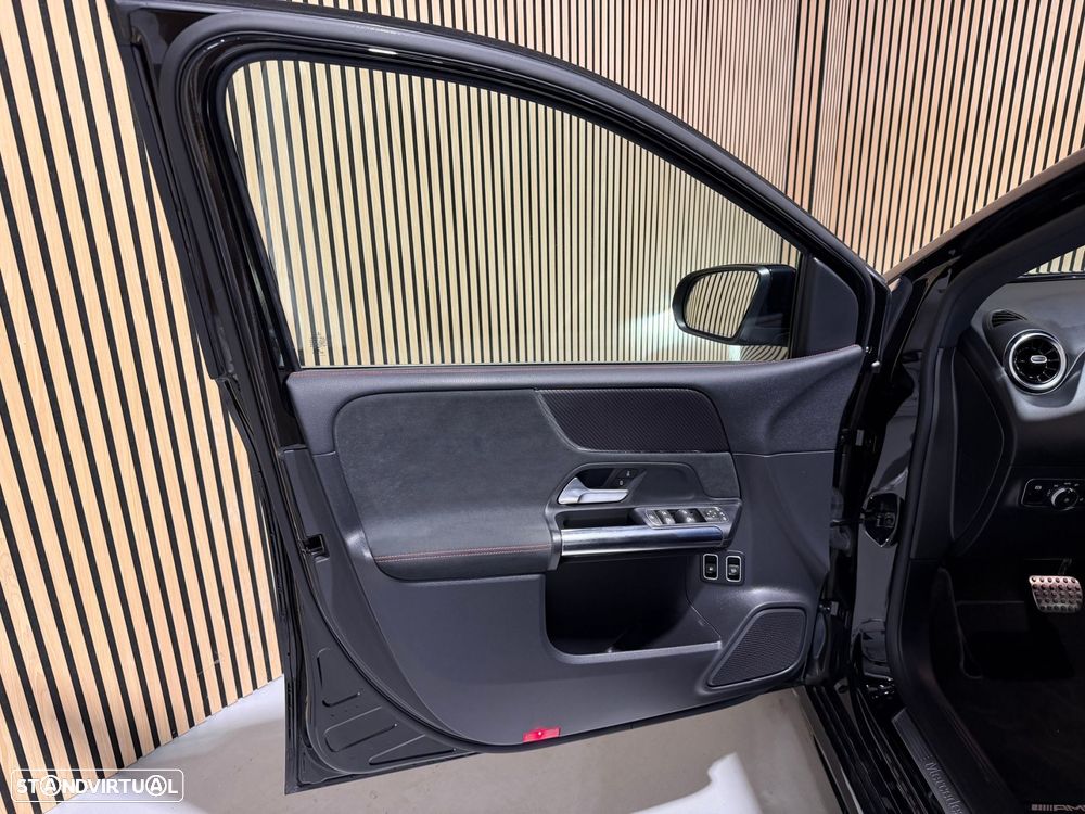 Mercedes-Benz B 250 e AMG Line - 25