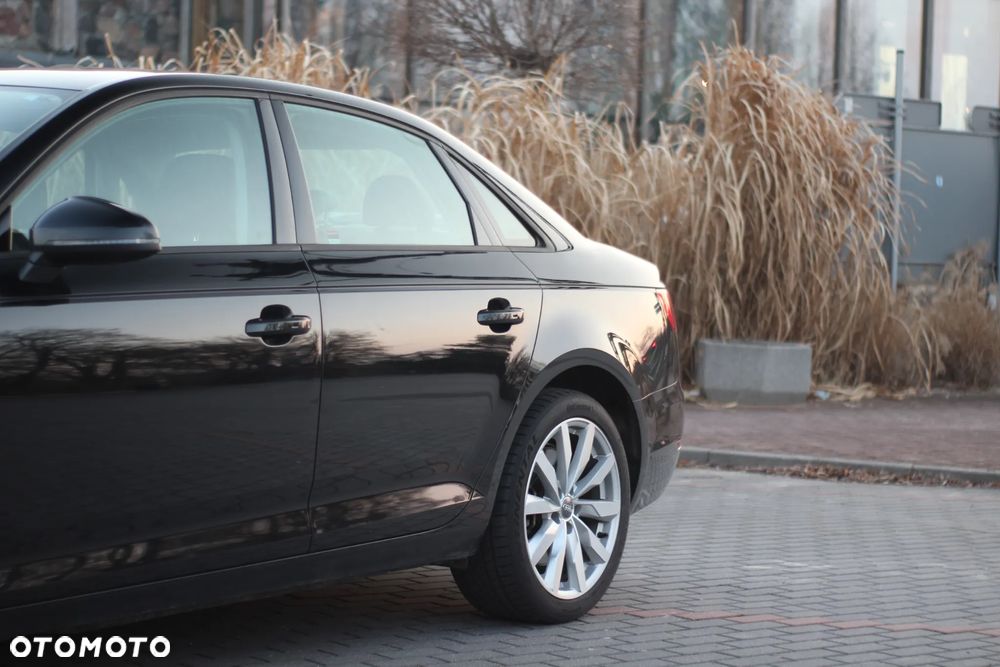 Audi A4 Limousine - 12