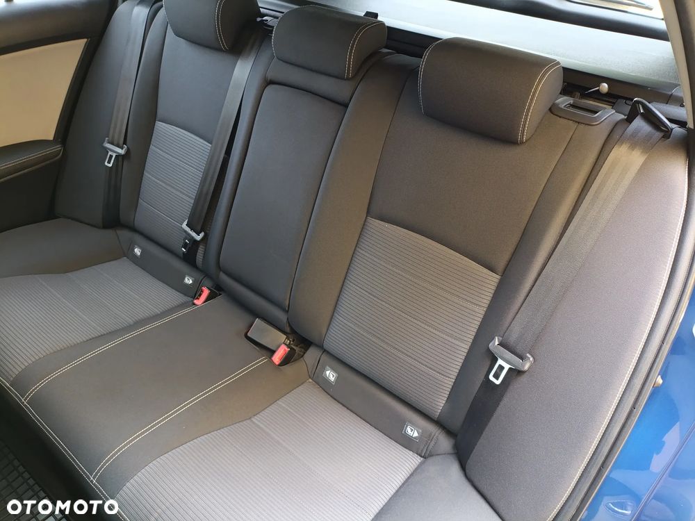 Toyota Avensis 2.0 D-4D Active Business - 11