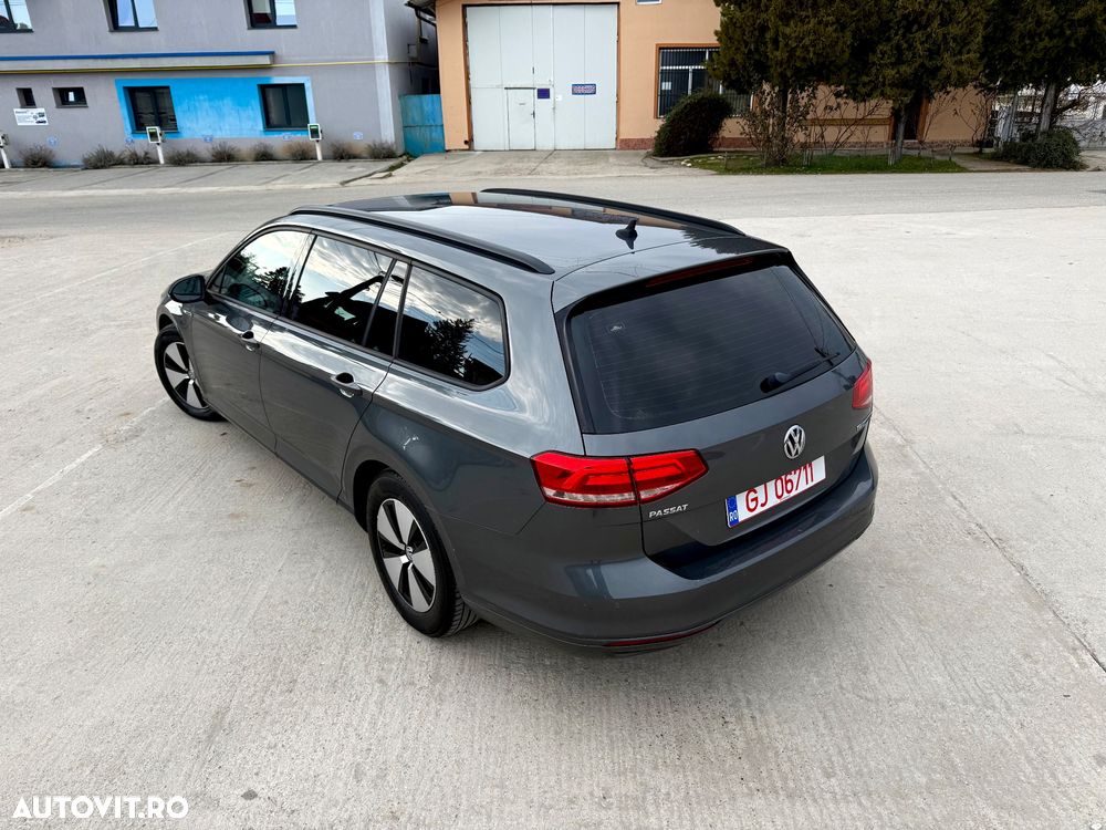 Volkswagen Passat 1.6 TDI Comfortline - 9
