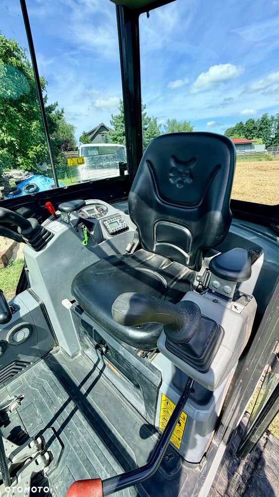 Bobcat E19 - 16