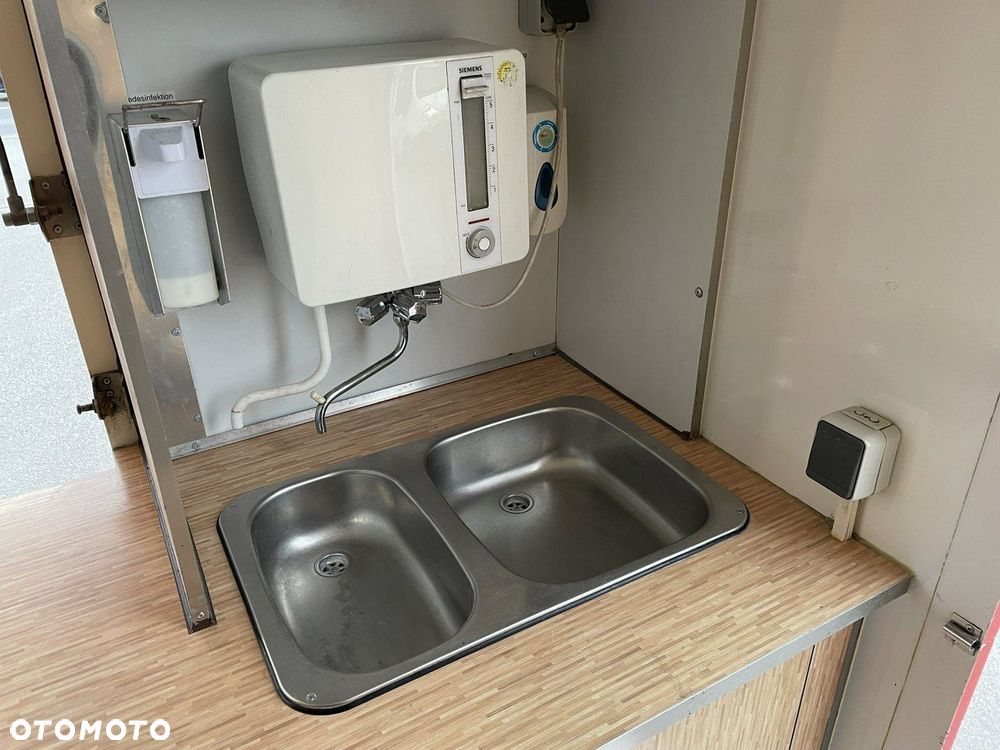 Mercedes-Benz Sprinter - 32