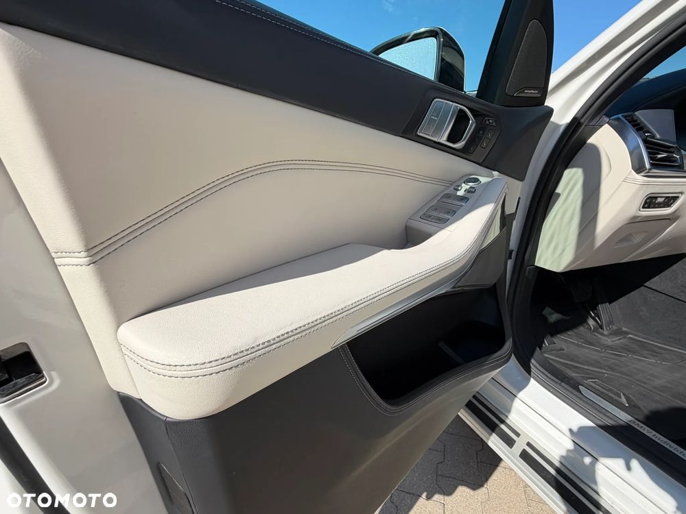 BMW X7 M50i sport - 9