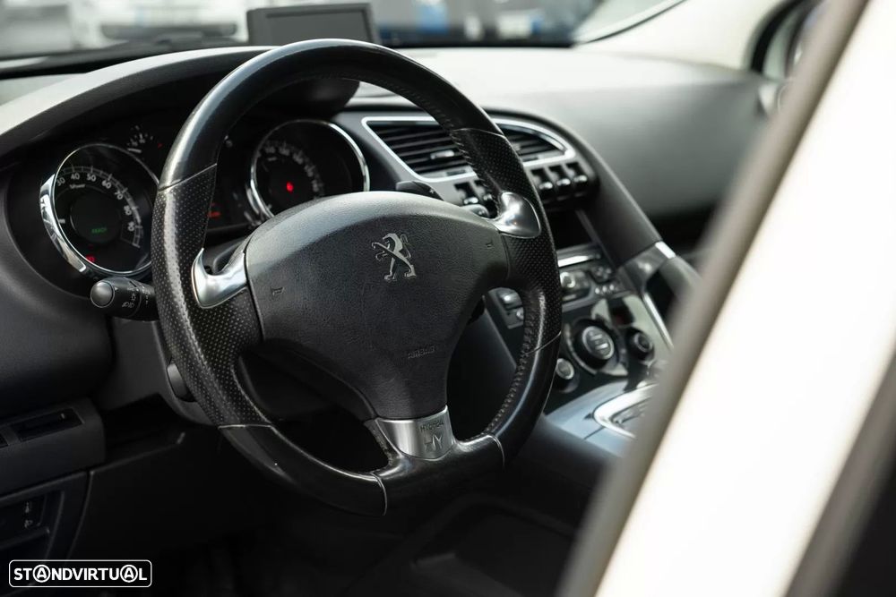 Peugeot 3008 2.0 HDi Hybrid4 - 13