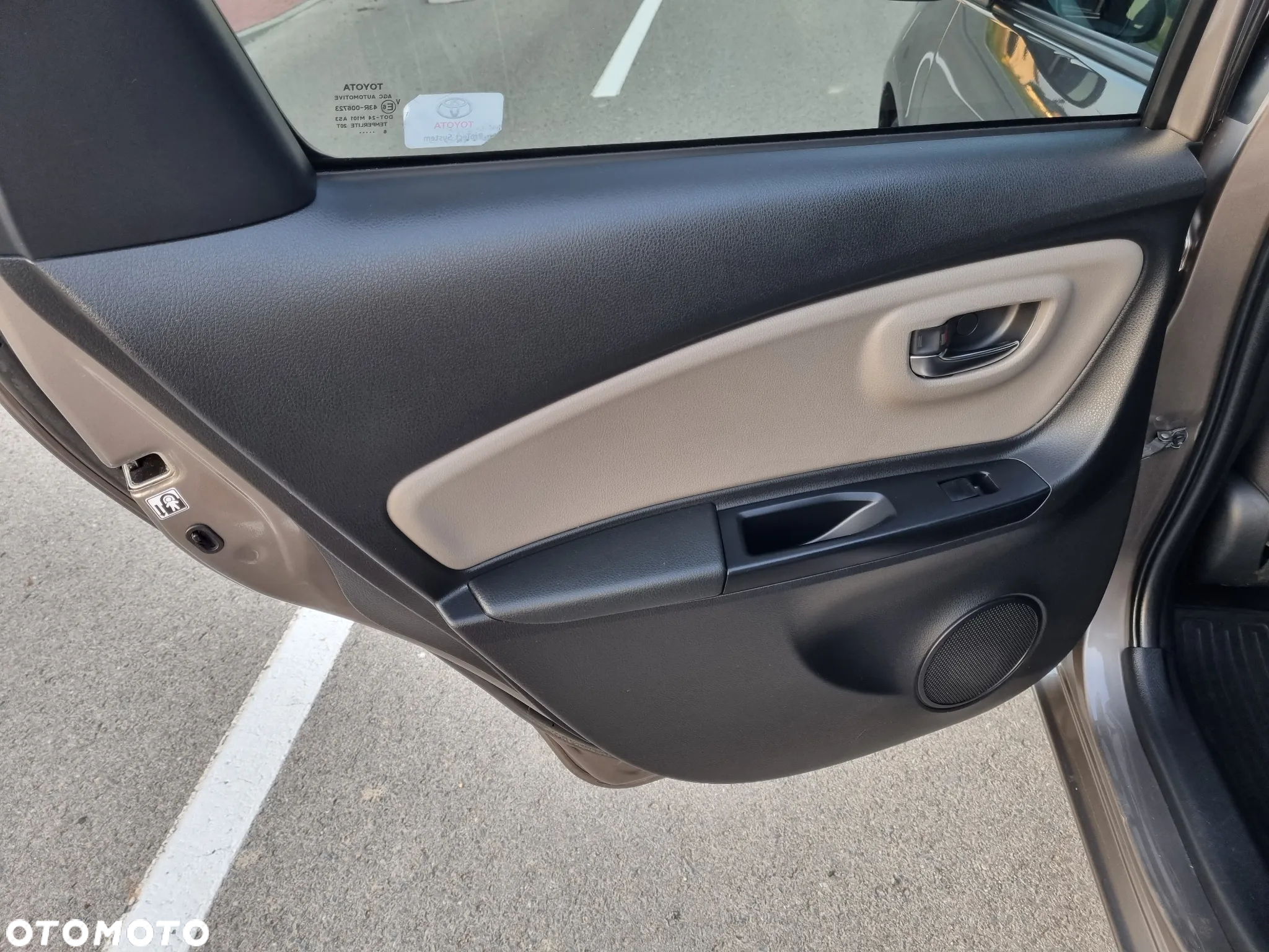 Toyota Yaris 1.33 Selection Platinum - 16
