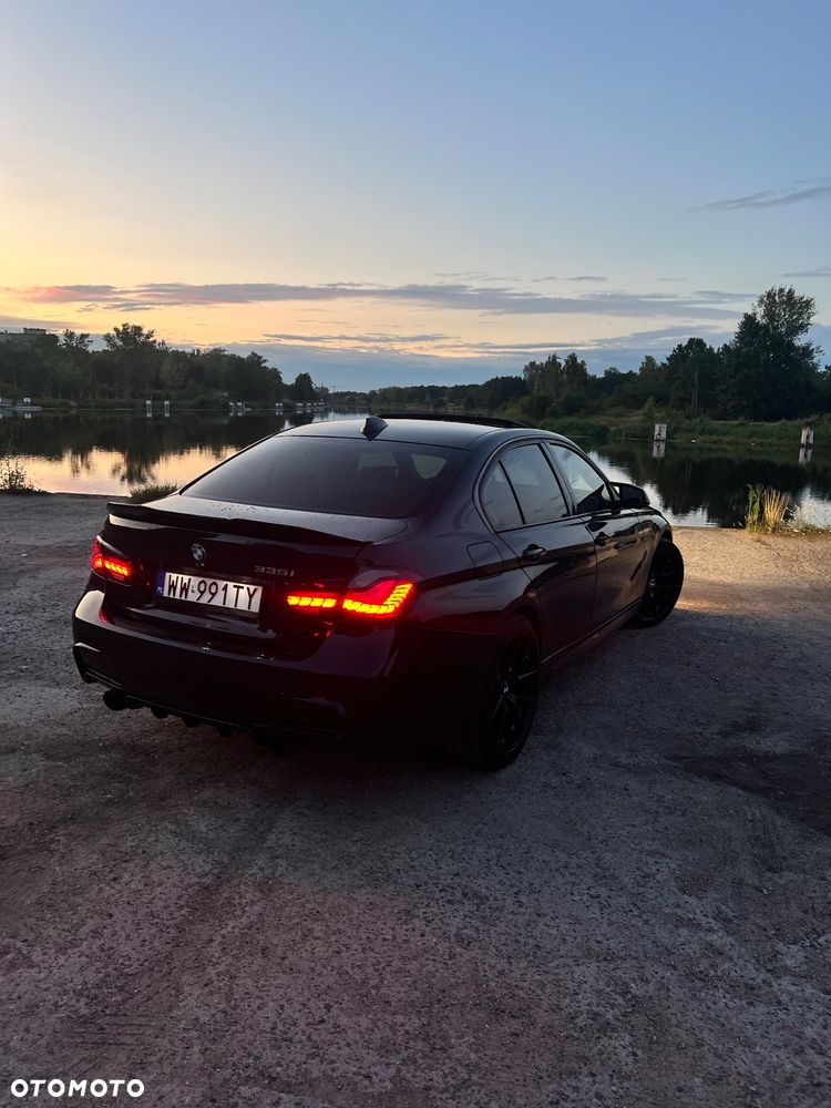 BMW Seria 3 335i - 12